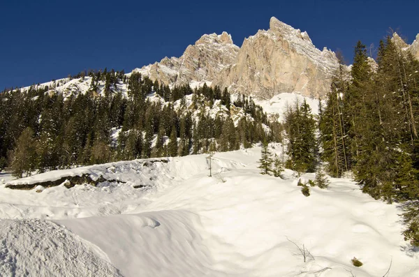 Talya Kış Mevsimi Boyunca Dolomites Dağlarının Karlı Manzaraları — Stok fotoğraf