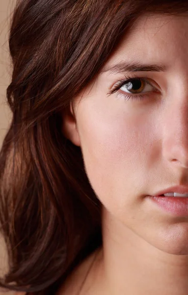 Retrato Una Joven Hermosa Mujer Caucásica —  Fotos de Stock