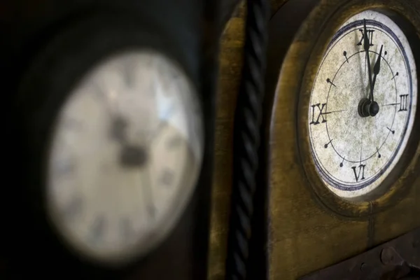 Begreppet Förflutna Tid Med Antika Klockor — Stockfoto