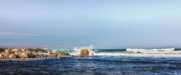 Panorama Las Olas Del Océano Pacífico Golpeando Rocas Pacific Grove — Foto de Stock