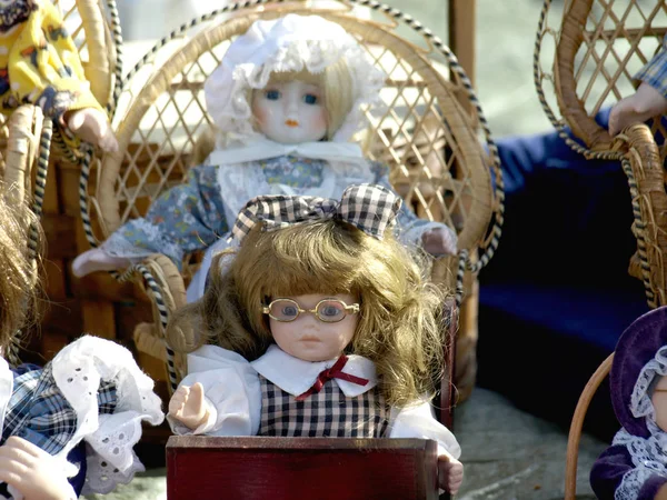 Παλιές Κούκλες Για Την Πώληση Αντίκες Δίκαιη — Φωτογραφία Αρχείου