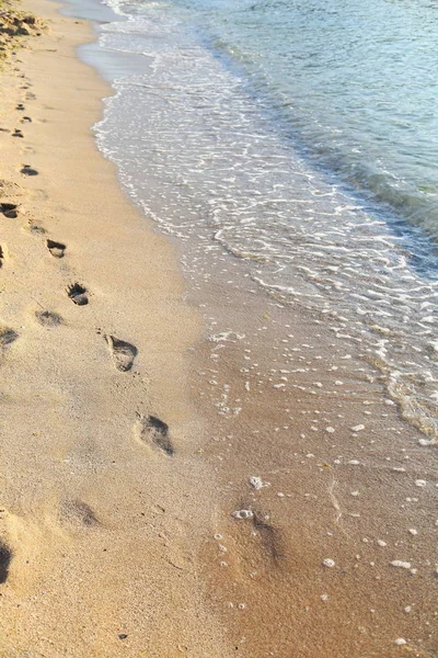 Пляж Хвиля Сходи Жовтий Пісок Синє Море — стокове фото