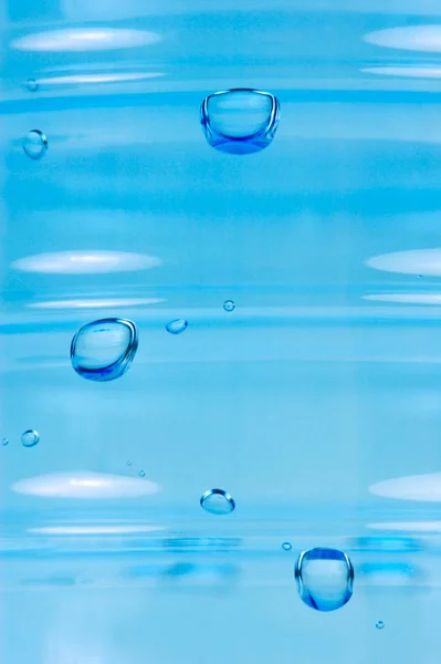 Капли Воды Поверхности Бутылки Бутилированной Водой — стоковое фото