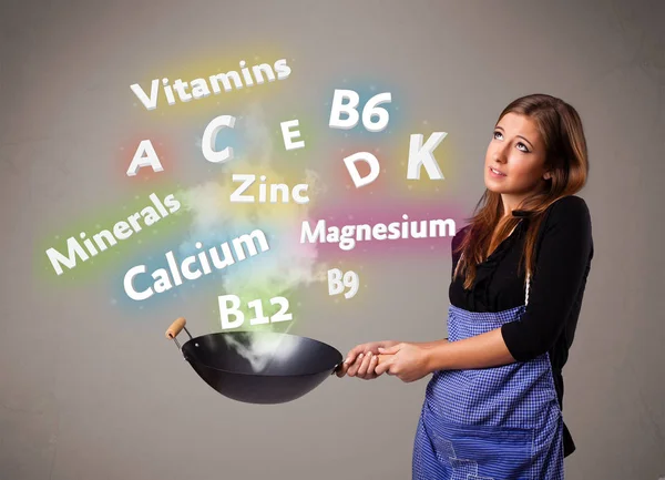 Wanita Muda Cantik Memasak Vitamin Dan Mineral — Stok Foto