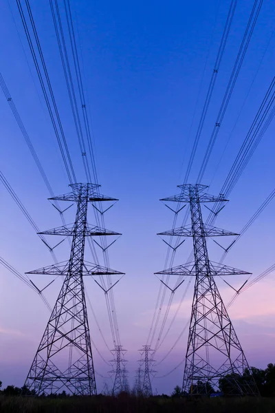 Elektrik Yüksek Voltaj Güç Direği — Stok fotoğraf