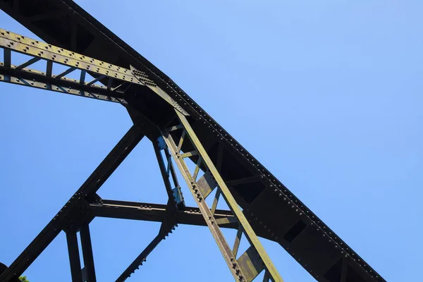 Antigua Estructura Del Puente Ferroviario Muy Fuerte Hay Tornillos Montaje — Foto de Stock