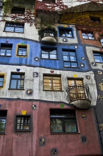 Деталь Відомих Барвисті Hundertwasserhaus Відні — стокове фото