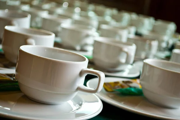 Veel Koffie Cups Tafel — Stockfoto