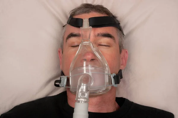 Homem Com Apneia Sono Máquina Cpap — Fotografia de Stock