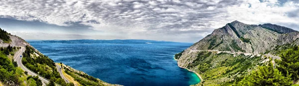 Pemandangan Panorama Pegunungan Awan Dan Laut Kroasia Latar Belakang Alam — Stok Foto