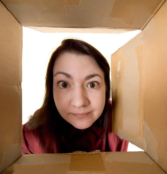 Προσωπογραφία Γυναίκας Από Κουτί Από Χαρτόνι Λευκό — Φωτογραφία Αρχείου