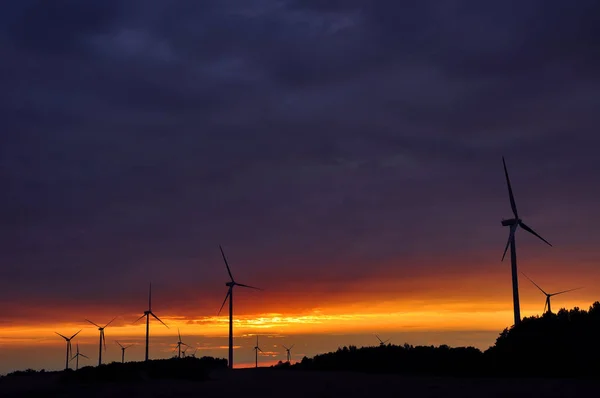 Větrné Turbíny Během Nádherného Západu Slunce — Stock fotografie