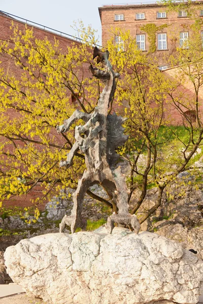 Wawel Drak Slavný Drak Polském Folkloru Jeskyni Paty Wawel Hill — Stock fotografie