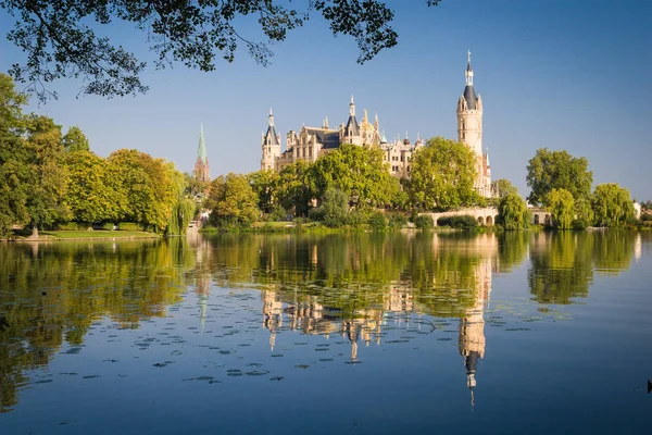 Château Schwerin Schweriner Schloss Reflété Dans Lac — Photo