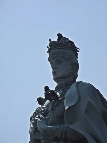 Xx의 부분에 Xix의 끝부터 마리아 크리스티나 스페인의 왕국의 동상은 세바스티안에있는 — 스톡 사진