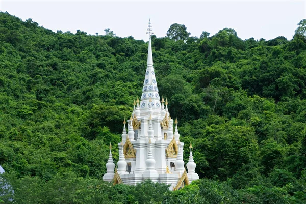 Wat Santi Khirikhet Тропічному Лісі Між Срірача Лаем Чаданг Провінції — стокове фото
