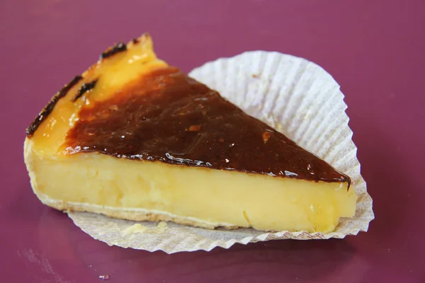 Rebanada Tarta Flan Con Caramelo Encima — Foto de Stock