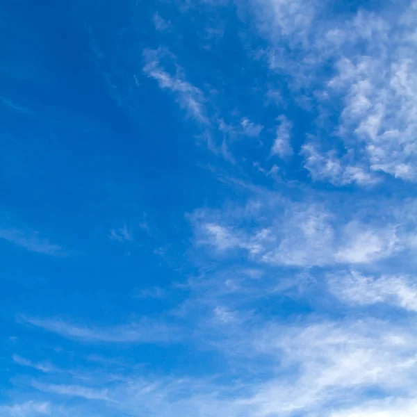 Visa Vit Moln Med Blå Himmel Bakgrund — Stockfoto