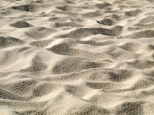 Närbild Sand Strand Med Små Sanddyner Fokus Punkt Mitten Bilden — Stockfoto