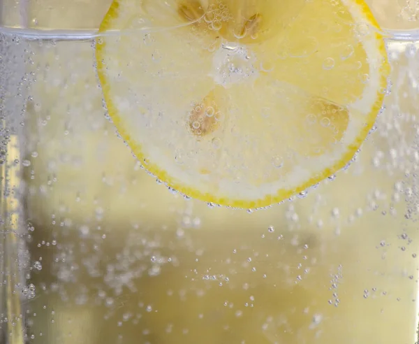 Trozo Limón Agua —  Fotos de Stock