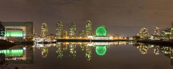 Vancouver Colúmbia Britânica Canadá Cidade Skyline Longo False Creek Noite — Fotografia de Stock