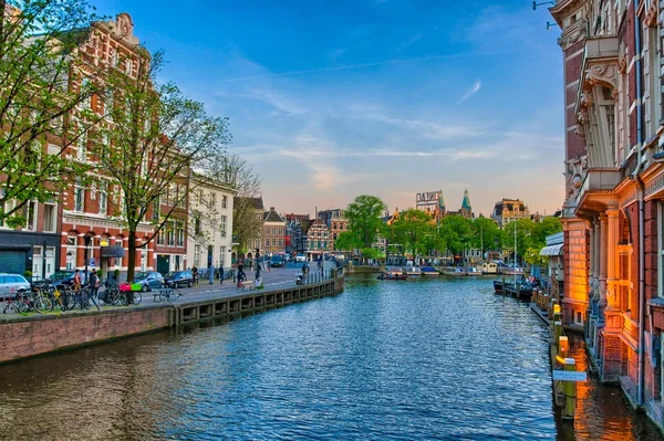 Rzeki Amstel Pięknych Domów Amsterdam Holandia Hdr — Zdjęcie stockowe