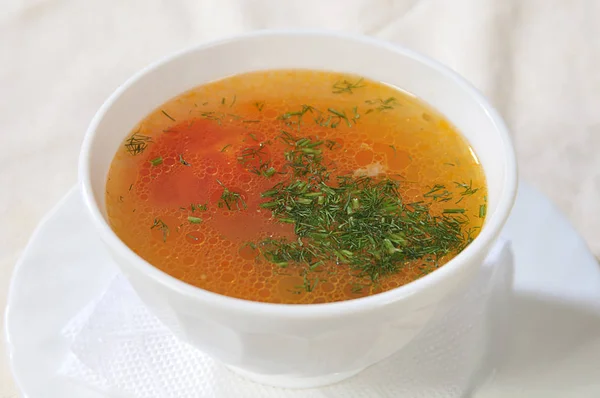 Weiße Schüssel Mit Suppe Bestreut Mit Dill — Stockfoto