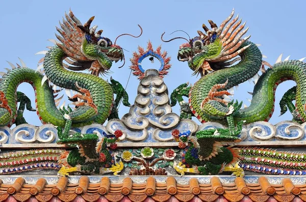 Китайская Статуя Дракона Китайском Храме — стоковое фото