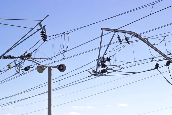 Průmyslová Železniční Vedení Komunikací Přenos Energie Pozadí Oblohy — Stock fotografie