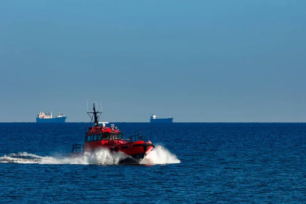 Nave Pilota Rossa Movimento Dal Mar Baltico — Foto Stock