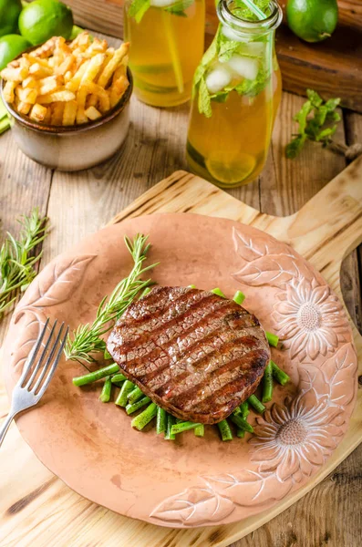 Steak Surlonge Boeuf Avec Limonade Maison Fazolkama — Photo