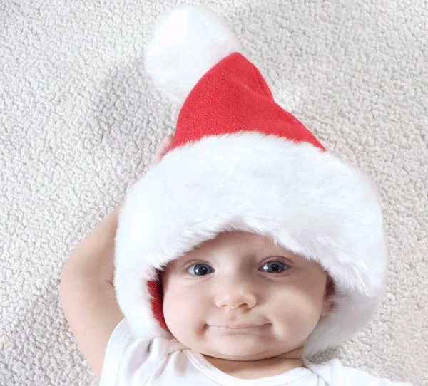 Niño Pequeño Con Sombrero Santa Sonriente —  Fotos de Stock