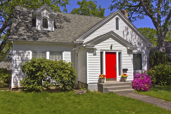 Casa Con Una Puerta Roja Hood River Oregon —  Fotos de Stock