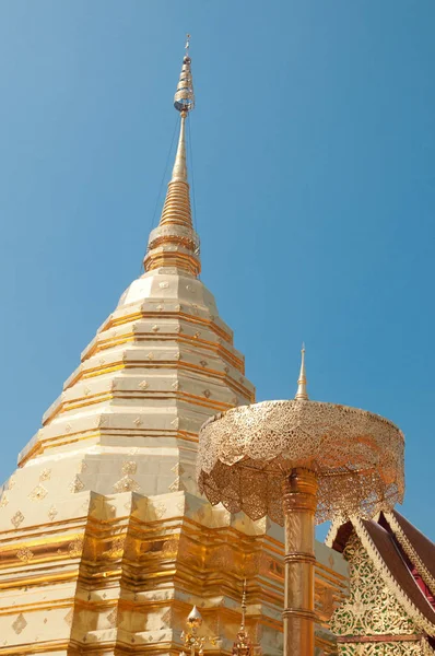 Golden Guddhist Pagoda Doi Suthep Chiangmai Thailand — Stockfoto