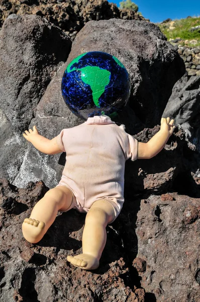 Muñeca Vieja Vintage Con Una Cabeza Tierra Globo — Foto de Stock