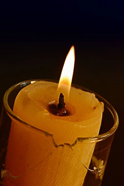 Kerze Mit Zerbrochenem Glas Zeigt Arm Und Endet — Stockfoto
