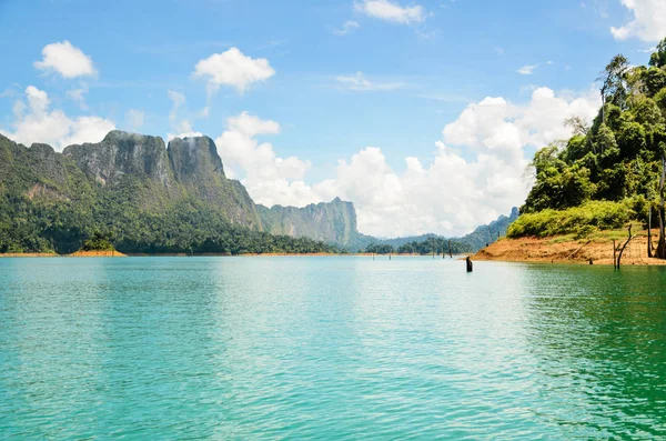 Yeşil Göle Ratchapapha Barajı Khao Sok Milli Parkı Surat Thani — Stok fotoğraf