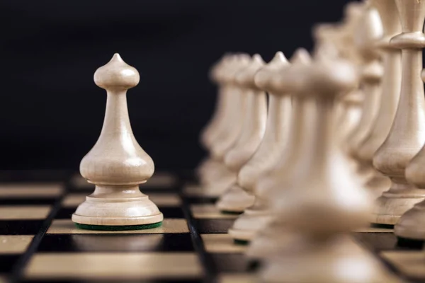 Schackpjäser Som Visar Konkurrensen Affärer Och Spel — Stockfoto