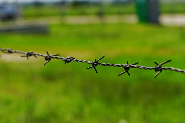 Alambre Púas Defendiendo Las Industrias — Foto de Stock