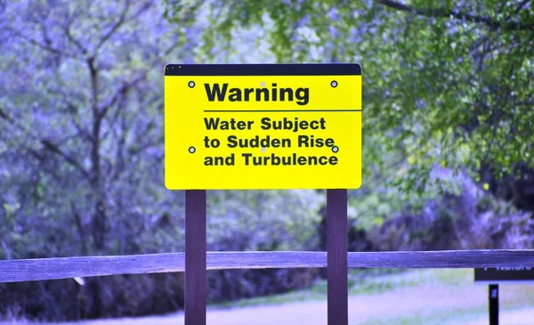 Warnzeichen Wasseranstieg — Stockfoto