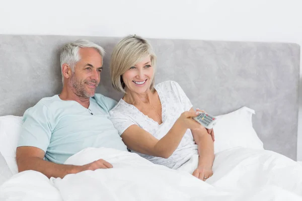 Happy Mature Couple Watching Bed Home — Stock Photo, Image