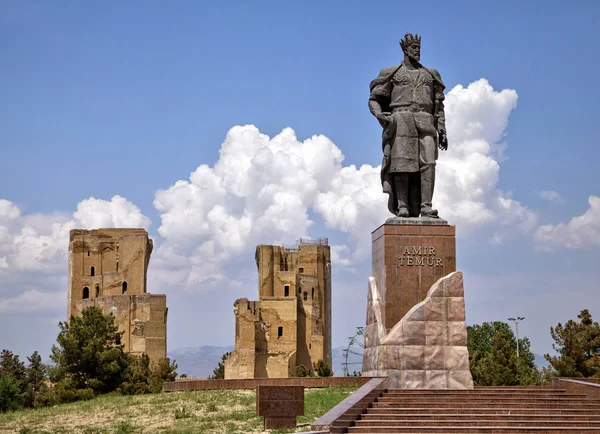 Estátua Timur Ruínas Palácio Saray Shahrisabz Uzbequistão — Fotografia de Stock