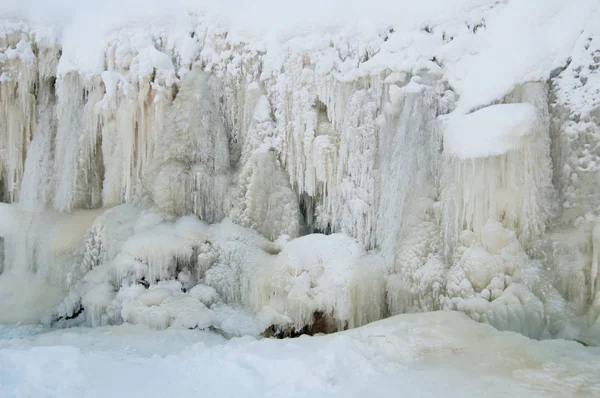 北の美しい凍った滝のショット — ストック写真