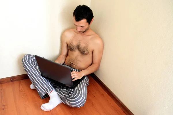 Man Working Laptop Bed — Stock Photo, Image