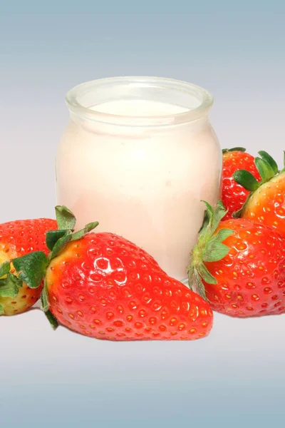 Yoghurt Met Aardbeien Close — Stockfoto