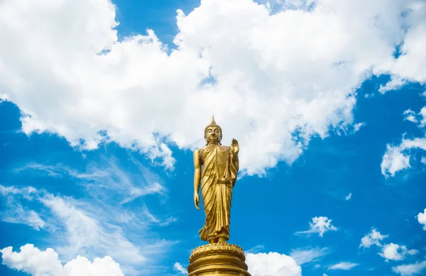 Grande Estátua Buda Dourada Com Céu Azul Tailândia — Fotografia de Stock