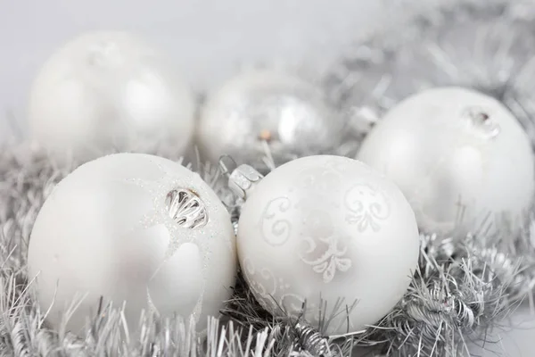 Verzameling Kerstballen Zilveren Achtergrond — Stockfoto