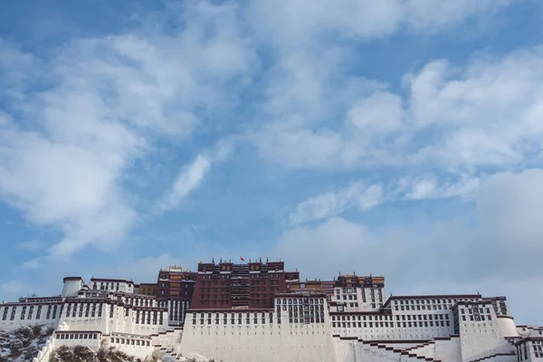 배경에 티베트의 라사에 포탈라 — 스톡 사진