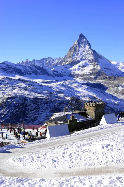 最美丽的瑞士阿尔卑斯山 在采尔马特的马特霍恩与雪步行道 — 图库照片