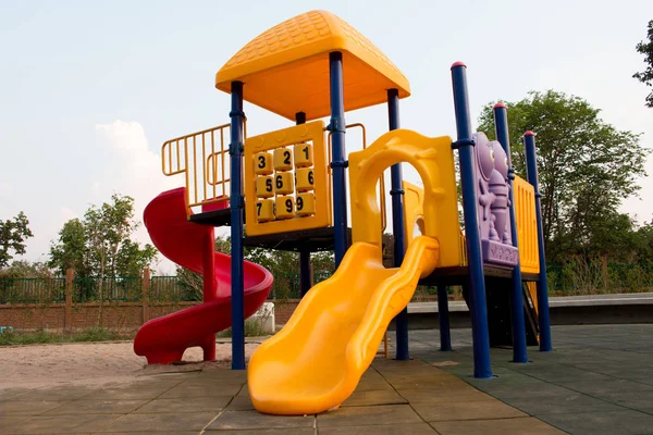 Colorido Parque Infantil Para Niños — Foto de Stock